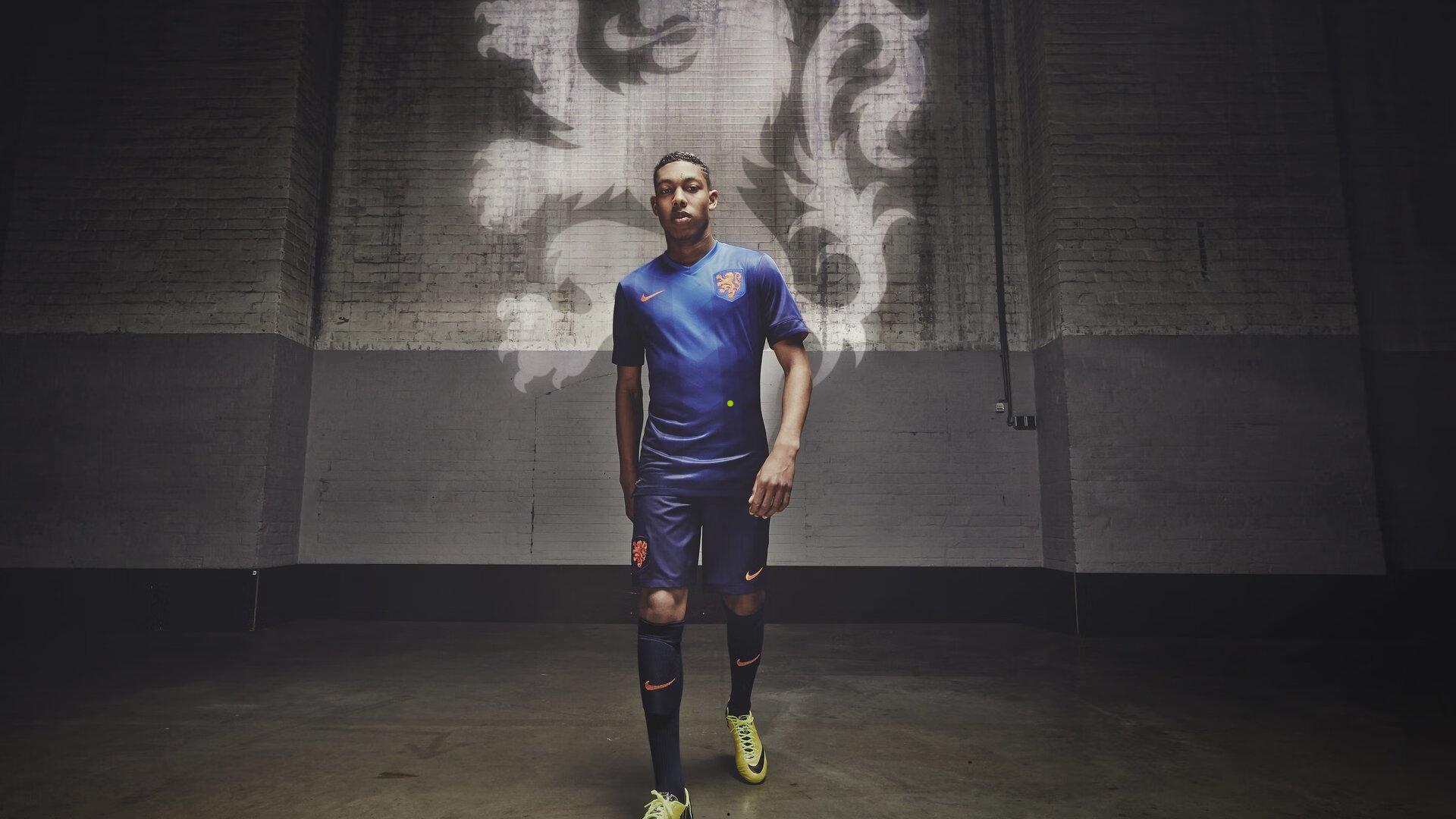 爱游戏官方平台-官方揭晓本周最佳选手，Uzi与iBoy双双荣耀入选